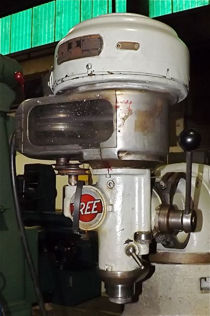 X=18" - Y=10" - Z=13" TREE/BRIDGEPORT .. VERTICAL MILL (8 Speed)