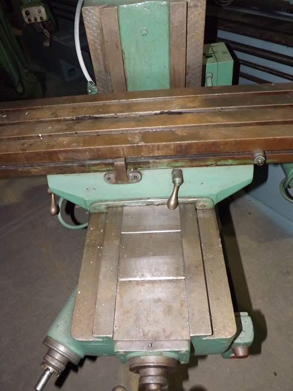 X=30" - Y=12" - Z=16" BRIDGEPORT ... VERTICAL MILL (8 Speed)