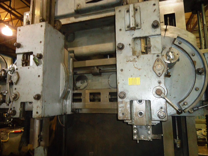 62" - 4 JAW CHUCK KING ... VERT. TURRET LATHE