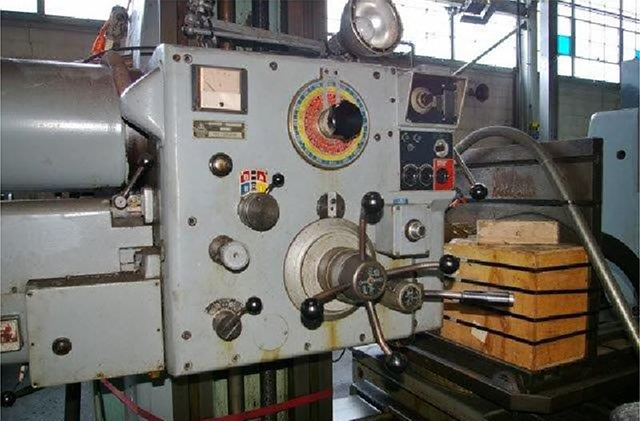 2.5" TOS ... HORIZONTAL BORING MILL