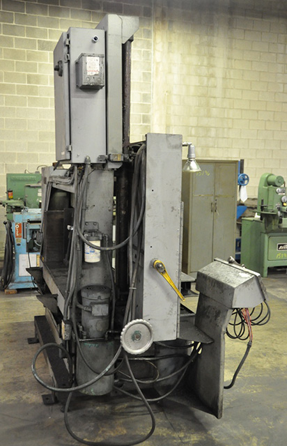 25" x 36" W.F. WELLS ... "SEMI AUTOMATIC" HORIZONTAL BANDSAW