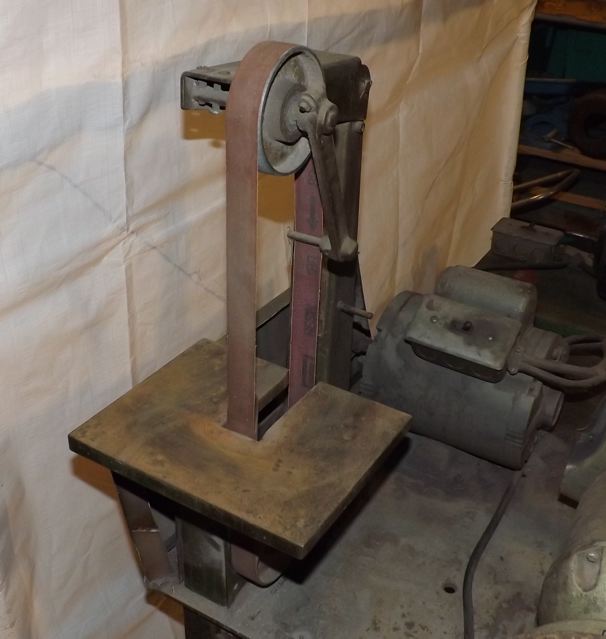 6" DAYTON ... BENCH GRINDER